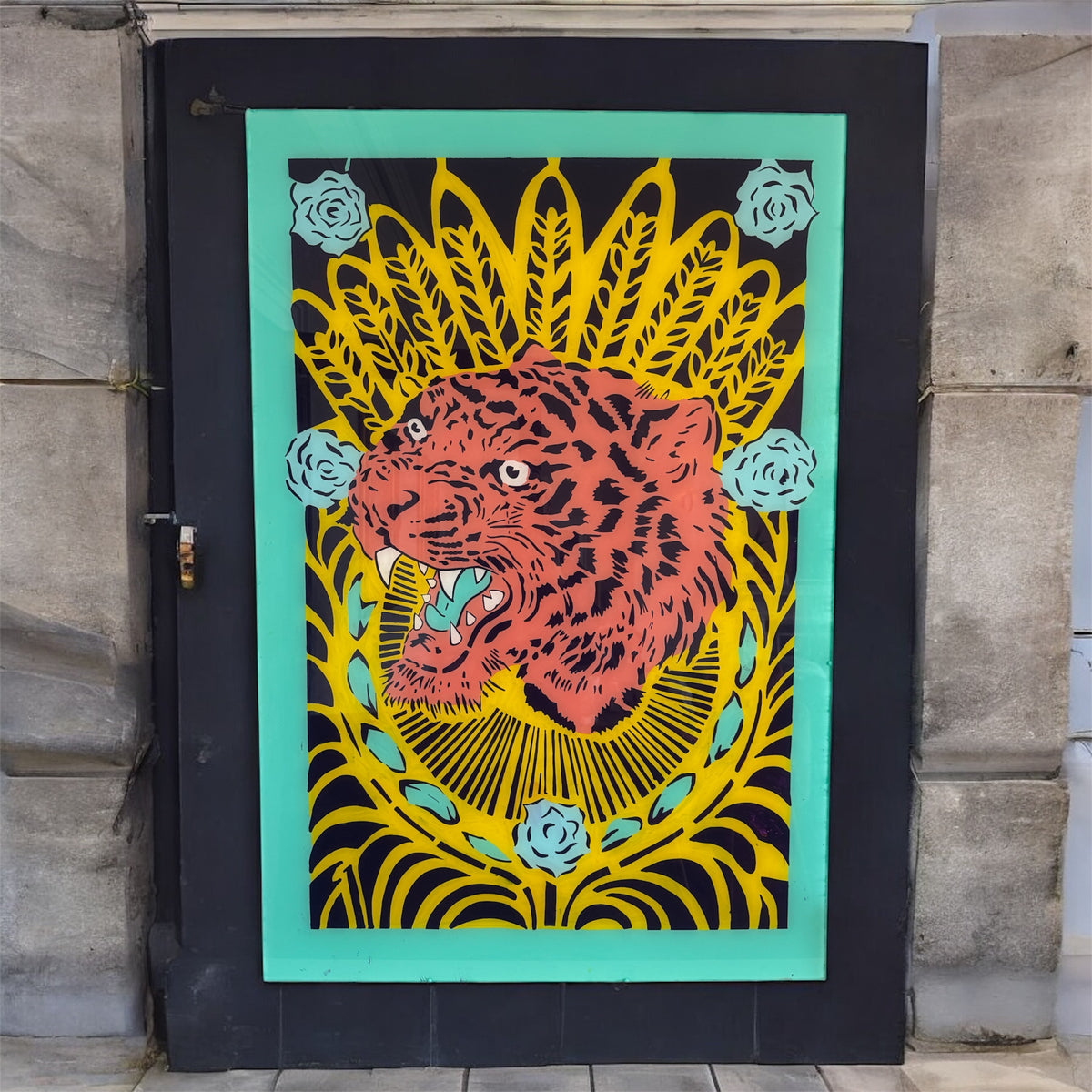 TIGER HAND SPRAYED ON THICK PERSPEX LARGE (120cm x 80cm)